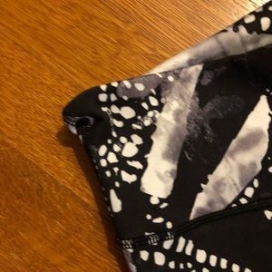 Cropped Lululemon patterned leggings